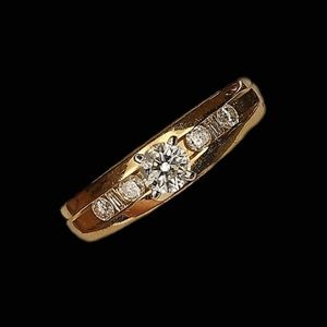 Gold diamond ring yellow gold new